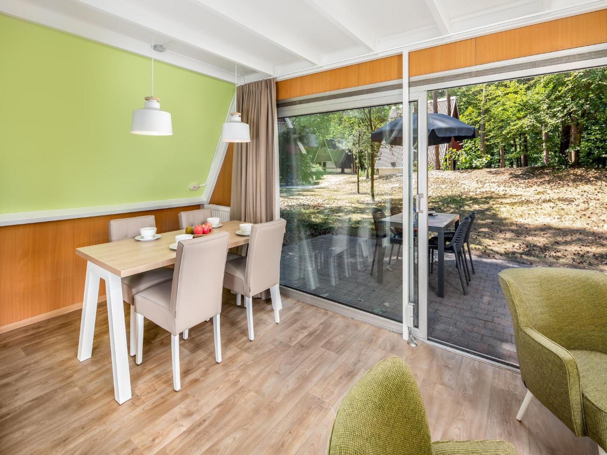 Restyled Bungalow With Dishwasher, In Natural Surroundings Миерло Екстериор снимка