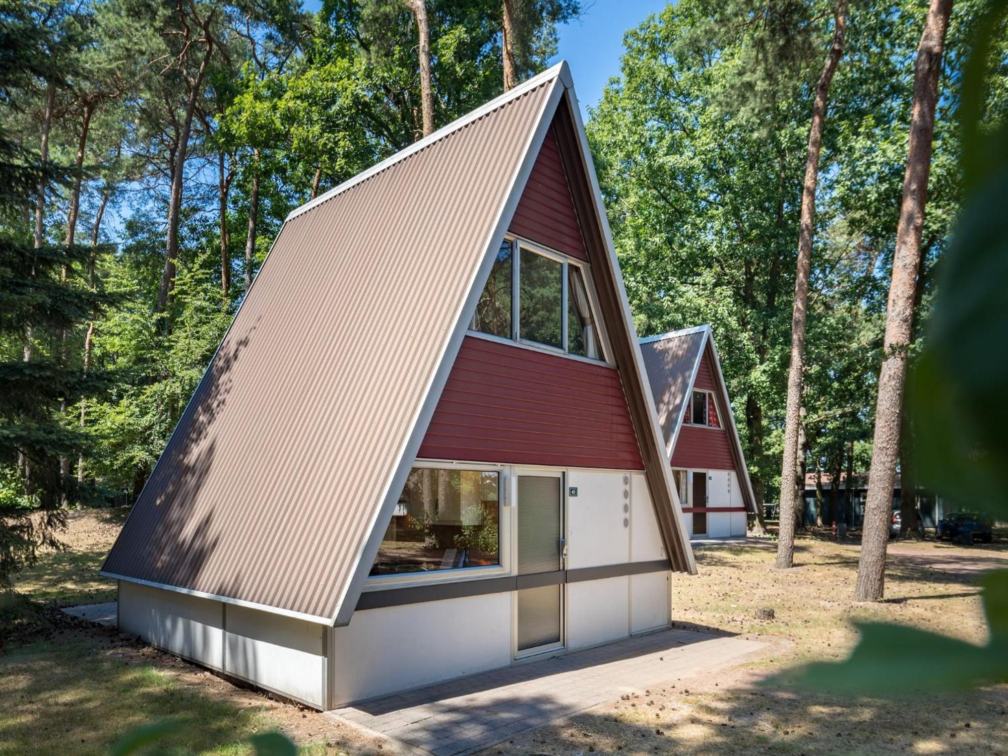 Restyled Bungalow With Dishwasher, In Natural Surroundings Миерло Екстериор снимка